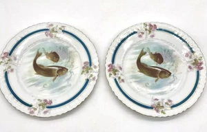 2 Victoria Austria Limoges Porzellan Fisch und Blumen Teller geriffelter Rand Vintage - Bild 1 von 5