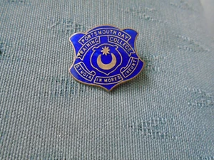 VINTAGE PORTSMOUTH TRAINING COLLEGE ENAMEL PIN BADGE - Picture 1 of 2