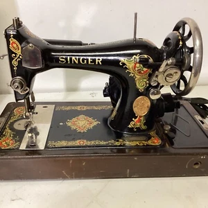 Antique Singer Sewing Machine Highly Detailed With Wooden Case Possibly 1904? - Picture 1 of 24