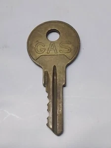 Vintage Gas Cap Auto Key GC046   - Picture 1 of 3