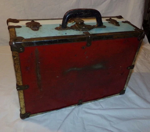 Eagle Lock Terryville Conn Vtg Metal Suitcase Leather Handle Roller Skate Case Cover