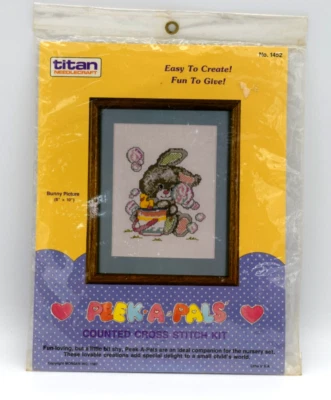Kit de punto de cruz vintage Titan Needlecraft Peek A Pals Bunny Picture #1452 - Nuevo de Lote Antiguo Foto 1 de 4