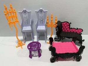 Monster High Freaky Fusion Deluxe Deadluxe High School Furniture Chairs Sofa Lot - Picture 1 of 9