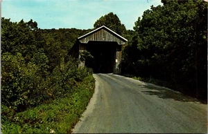 Postcard Versailles Indiana The Busching Covered Bridge Over Laughery Creek UNP - Picture 1 of 2