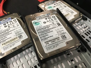 LOT OF 5* HP 3PAR 1.2TB 10K 12G 2.5 SAS ST1200MM0018 STHB1200S5xeN010 *520 BLOCK - Picture 1 of 7