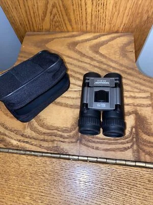 Vanguard DA-8210 Compact Binocular Waterproof 8X21 Field 7.2 Degree Coated Lens - Image 1 of 4