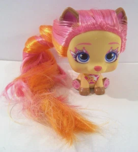 Figura de perro Shiara IMC I Love VIP Pets, Bow Power S6 - Imagen 1 de 3
