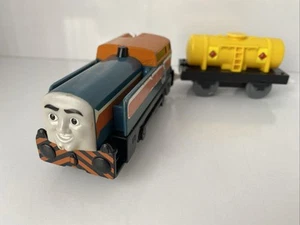 Trackmaster Thomas The Tank Engine Battery Train Den & Fuel Truck For Tomy Track - Picture 1 of 13