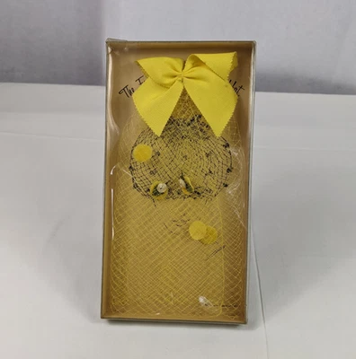 De Colección El Famoso Sombrero Velo Glamour Amarillo Red Arco con Caja Jaula para Pájaros Boda Foto 1 de 4