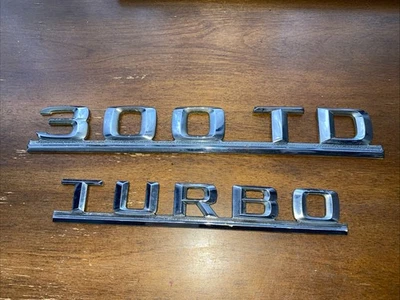 Mercedes-Benz W124 1987 camioneta - hatchback trasero 300 TD EMBLEMA ***plástico*** Foto 1 de 4