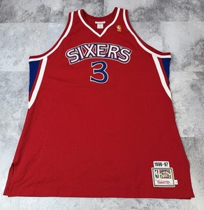 Camiseta deportiva roja auténtica de novato de colección Allen Iverson Mitchell & Ness 76ers 1996-97 52 - Imagen 1 de 16