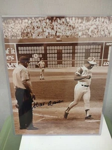 HANK AARON 11"x14" 700th Home Run Photo Signed Autographed - Picture 1 of 4