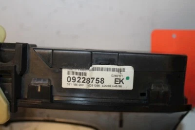 Velocímetro Opel Zafira (F75) MPV 2.0 DTI 16V (Y20DTH (Euro 3)) 2001 09228758EK Foto 1 de 3