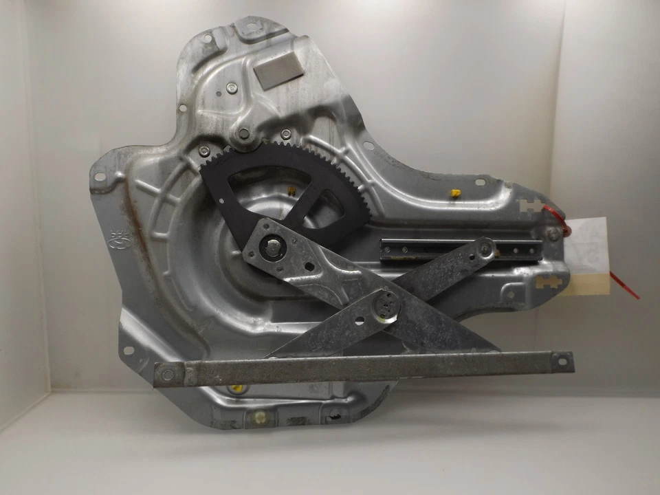 2001–2006 Hyundai Elantra Rear Left Driver Window Regulator Used OEM 834012D010 - Image 1 of 4