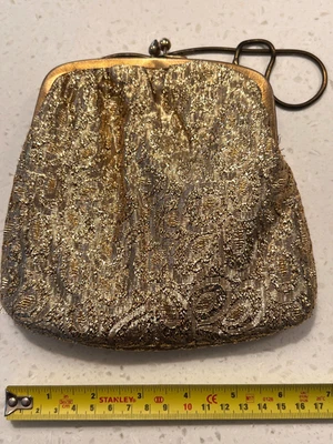 BOLSO CLUTCH DE NOCHE COJO DORADO VINTAGE mango de serpiente años 50 60 fiesta de cóctel Foto 1 de 4