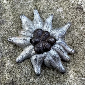 ORIGINAL WWII WW2 German Army Gebirgsjager Cap Edelweiss Hat Pin - Missing Prong - Picture 1 of 2