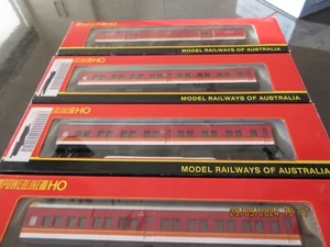 HO POWERLINE CANDY CARRIAGES X 4 - Picture 1 of 5