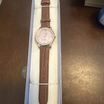 Correa de cuero marrón Strada oro rosa con estrás IP y cara rosa Foto 1 de 4