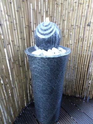 Granitsäule mit Kugel und LED - Bild 1 von 4