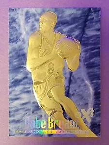 1996-97 Skybox EX-2000 Kobe Bryant 23KT oro Rookie carta sfondo cielo - Foto 1 di 2