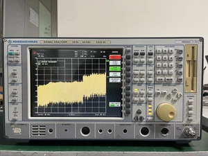 Rohde & Schwarz FSIQ40 Signal Analyzer 20Hz - 40GHz _0018 - Picture 1 of 20