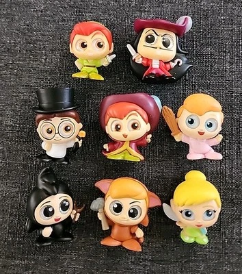 Lote Disney Doorables Peter Pan: Capitão Gancho, Garotos Perdidos, Sininho - Imagem 1 de 2