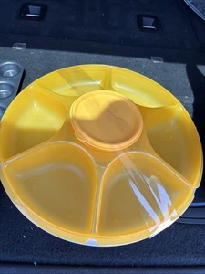 Tupperware Covered Vegetable Veggie Tray 1665-1 Orange Bottom W Clear Top - Picture 1 of 8