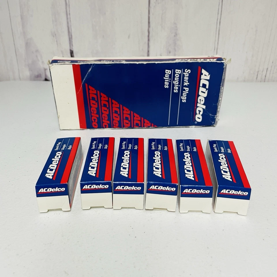 Juego de 6 bujías AC Delco 41-631 Jeep Dodge Eagle Chrysler Foto 1 de 2