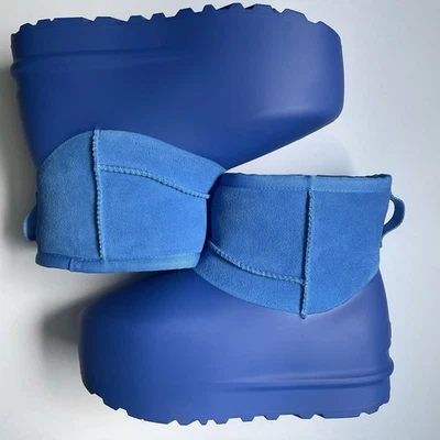 UGG Azul Clásico Mini Bombado Moldeado Plataforma Botas Mujeres EE. UU. 7 / Hombres EE. UU. 6 Nuevas Foto 1 de 4