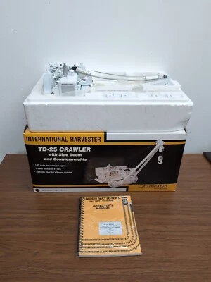 1/25 First Gear International Harvester TD-25 Side Boom Crawler Tractor White - Image 1 of 2