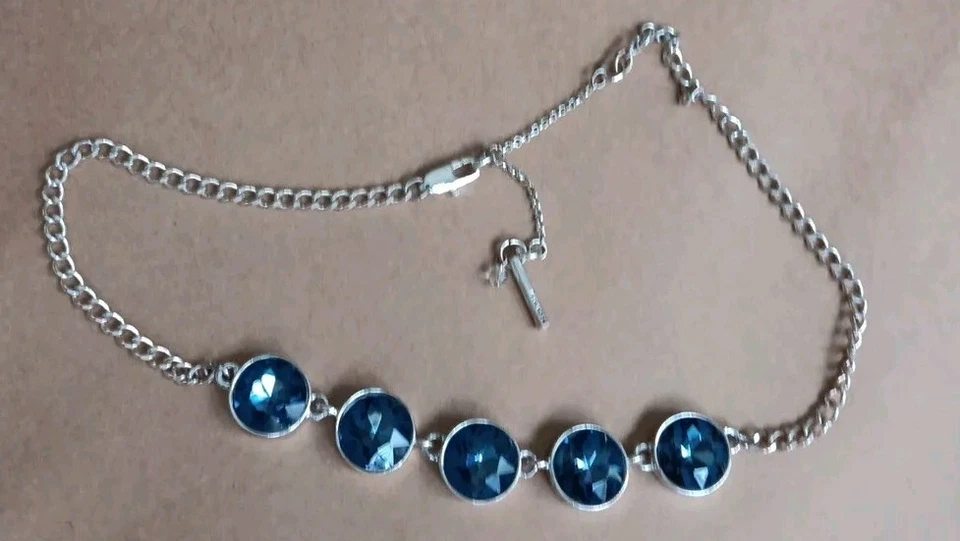 Collar Kenneth Cole 20" Piedra Aguamarina Tono Plateado Foto 1 de 4