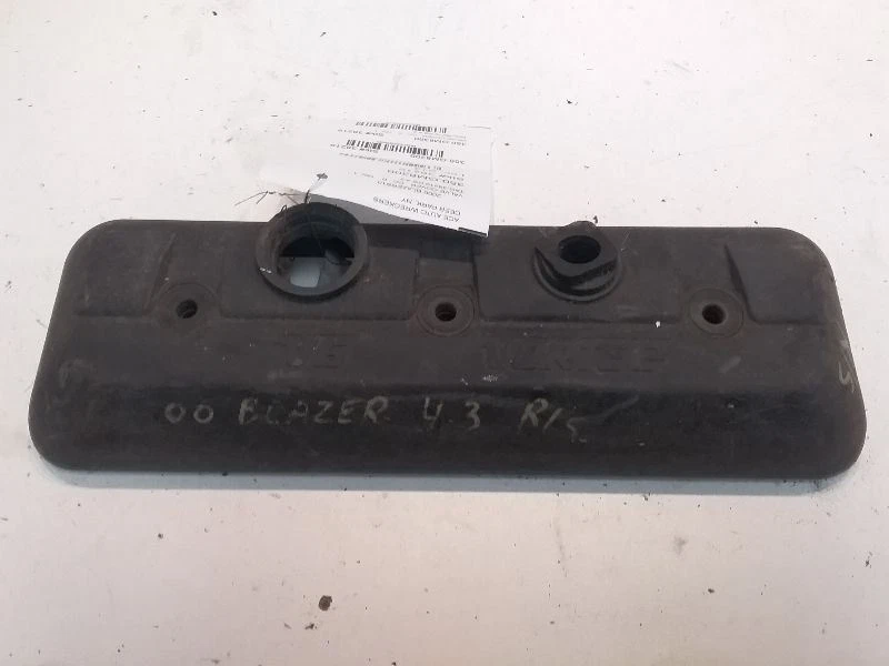 Chevy S10 Blazer 2000 4,3 cubierta de válvula derecha Foto 1 de 3