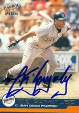 Wiki Gonzalez autographed Baseball Card (San Diego Padres) 2001 Pacific #366