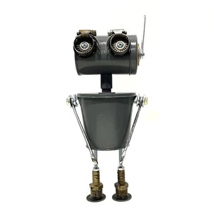 Pince (objets trouvés sculpture robot) - Photo 1 sur 5