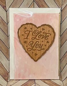 HALLMARK MOTHERS DAY CARD "I LOVE YOU...AMAZING WOMAN" WITH WOOD HEART APPLIQUE - Picture 1 of 2