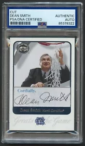 Dean Smith d2015 signed Autogramm Custom Karte Basketball Coach NC Tar Heels PSA - Bild 1 von 2