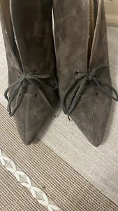 EUC Pour La Victoire 100% Suede Leather  Laced Ankle Bootie Size 7 - Picture 1 of 5