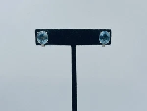 Pendientes De Stud De Acero Blanco De 18k Con Acuamarina Azul Y Diamante - Imagen 1 de 8