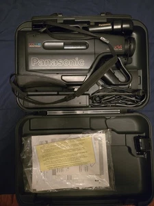 Panasonic OmniMovie PV-950 VHS Video Camera Camcorder With Case - Picture 1 of 9