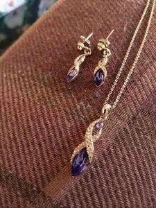 Warren James Costume Necklaces 