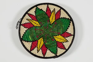 Broad Leaf Flower Small Basket Plate - Picture 1 of 13