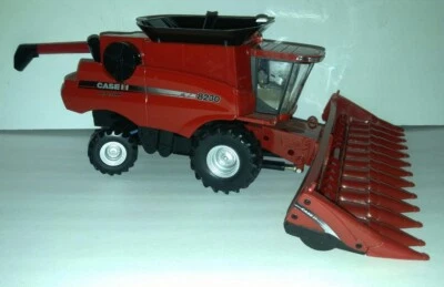  ERTL Britains 1:32 Scale Plastic/ Diecast Case IH 8230 AFS Axial-Flow Combine  - Image 1 of 4