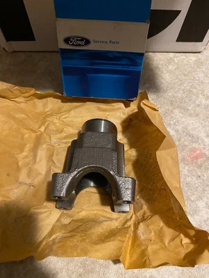 (1) NOS 1983? Ford Truck Transfer Case 4x4 Yoke Front Output? Shaft Flange - Image 1 of 4