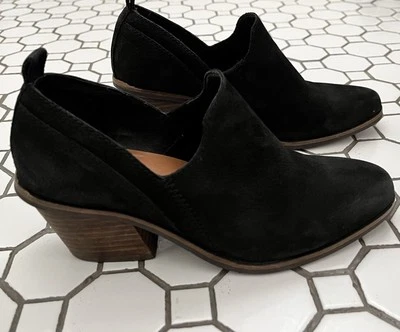 Lucky Brand Three Pairs of Women’s Shoes Size 6 - Image 1 of 4