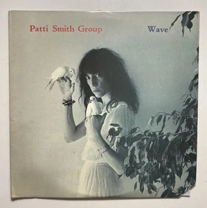 PATTI SMITH GROUP “Wave” Vinyl LP Arista Records AB 4221 Todd Rundgren VG+ - Picture 1 of 23