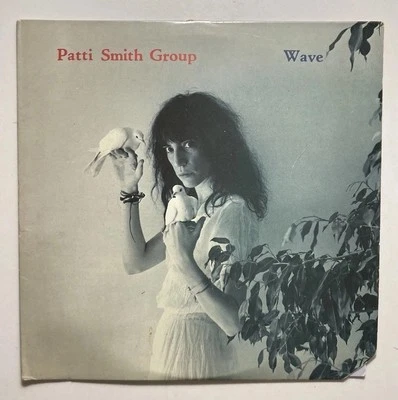 PATTI SMITH GROUP “Wave” Vinyl LP Arista Records AB 4221 Todd Rundgren VG+ - Image 1 of 4