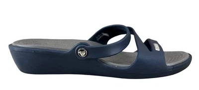 Sandalias de cuña Crocs para mujer azul marino deslizables zapatos sin cordones talla 8 Foto 1 de 4