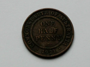 Australien 1921 HALF PENNY Münze mit King George V mit erhöhten Metall- & Randnicks - Bild 1 von 2