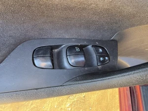 Interruptor puerta delantera Nissan Altima 2013-2018 - Imagen 1 de 1