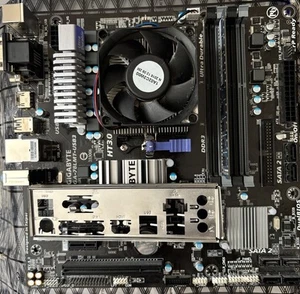GIGABYTE GA-78LMT-USB3 AM3+ Micro-ATX Motherboard & fx 8300 & io shield - Afbeelding 1 van 5